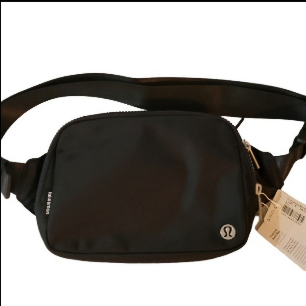 Lululemon Everywhere Belt Bag Black Large Size 2L  NEW